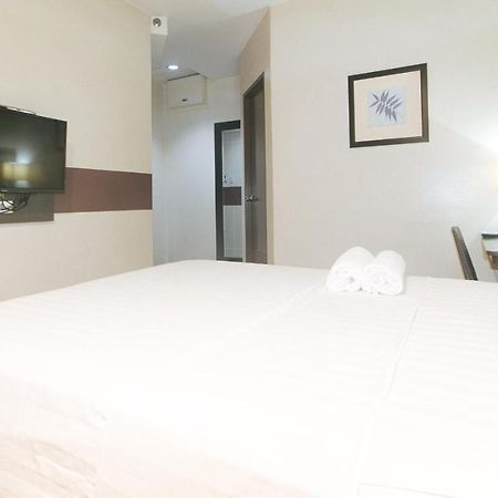 Lorenzzo Suites Hotel Makati City Ngoại thất bức ảnh