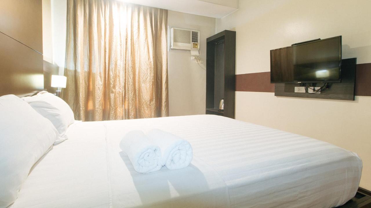 Lorenzzo Suites Hotel Makati City Ngoại thất bức ảnh