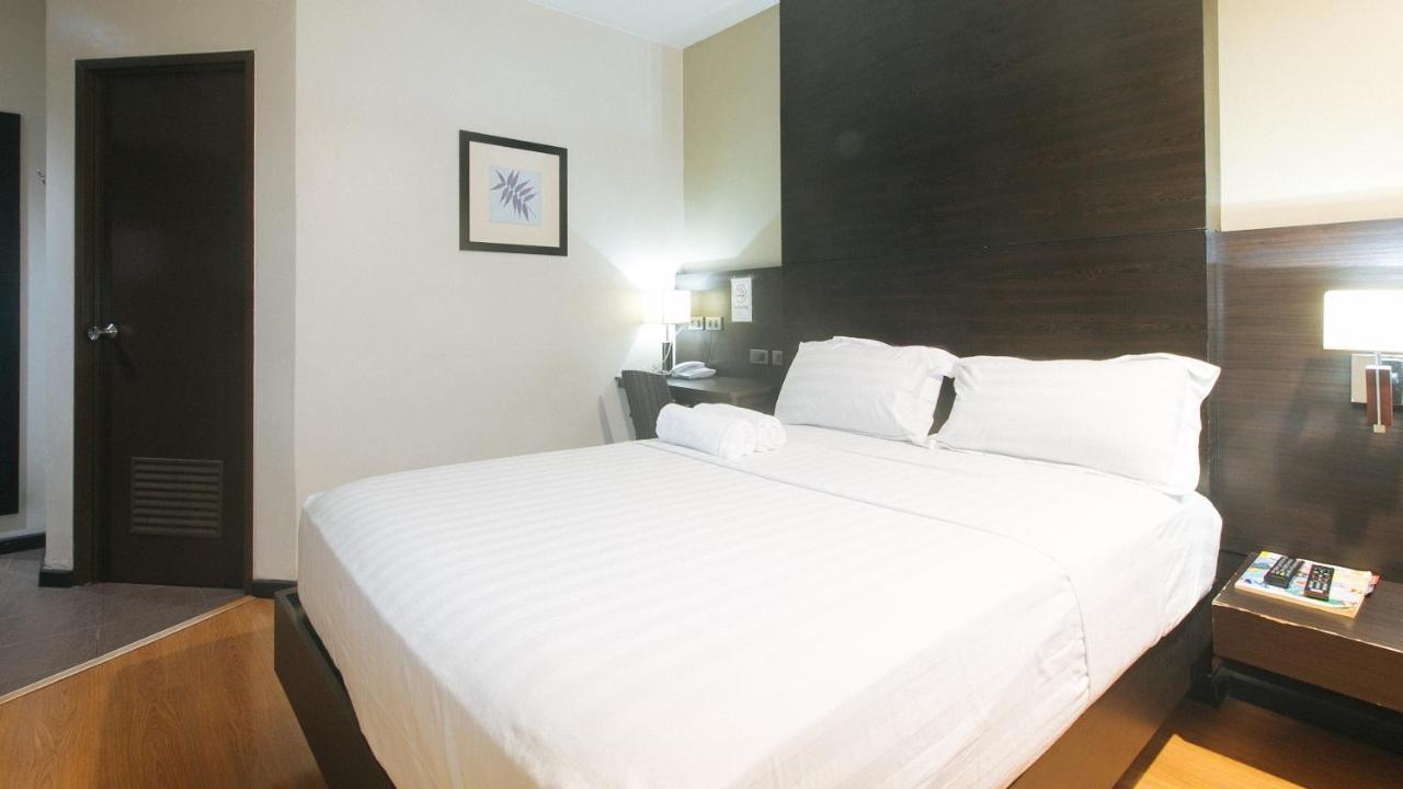 Lorenzzo Suites Hotel Makati City Ngoại thất bức ảnh