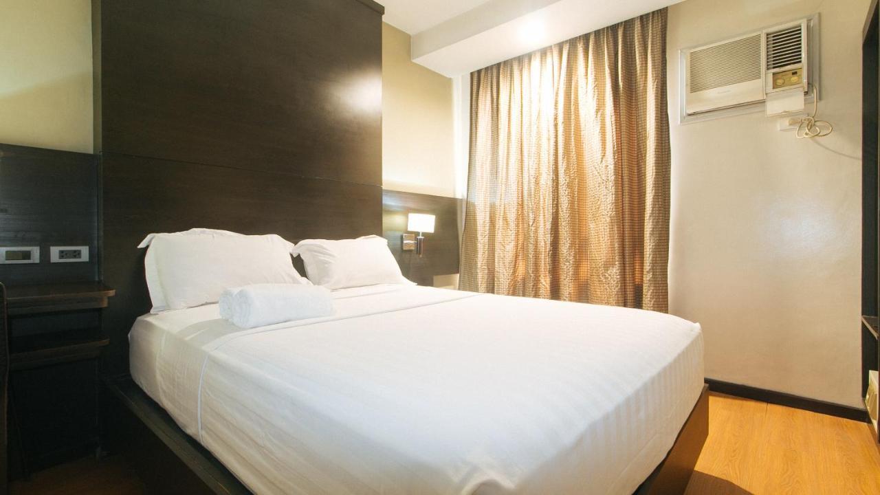 Lorenzzo Suites Hotel Makati City Ngoại thất bức ảnh